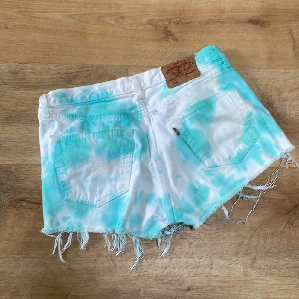 Vintage tie-dyed cutoffs Levi’s 501 - Picture 2 of 6